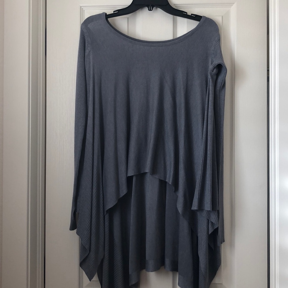 NWOT.  Lululemon high low hem sweater. Size 2
